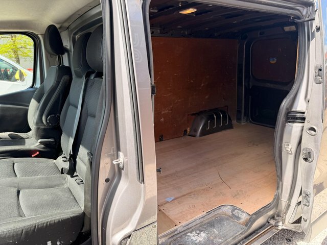 Vauxhall Vivaro Panel Van White #37