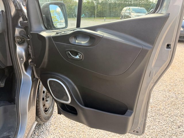 Vauxhall Vivaro Panel Van White #12