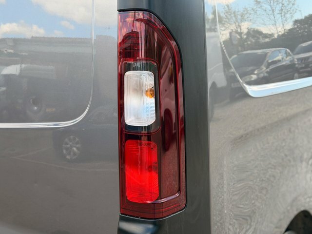Vauxhall Vivaro Panel Van White #33