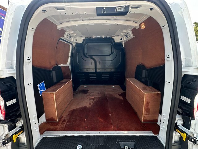 Ford Transit Courier 1.0 Ecoboost Leader Van 6 Speed White #15