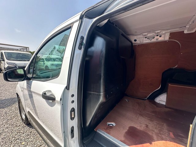 Ford Transit Courier 1.0 Ecoboost Leader Van 6 Speed White #12