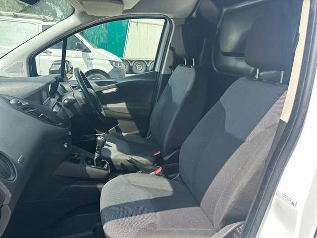 Ford Transit Courier 1.0 Ecoboost Leader Van 6 Speed White #9