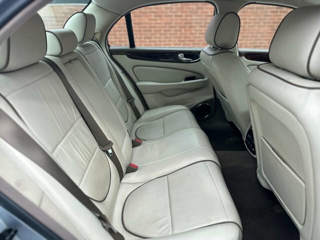 Jaguar XJ 2.7 Tdvi Executive Black #21