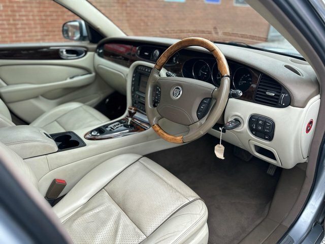 Jaguar XJ 2.7 Tdvi Executive Black #7