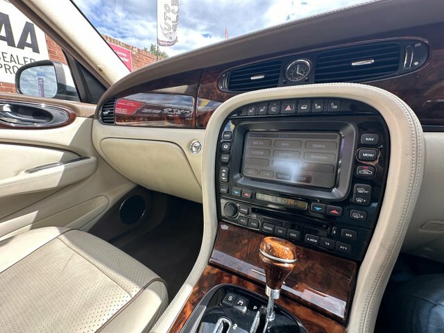 Jaguar XJ 2.7 Tdvi Executive Black #11