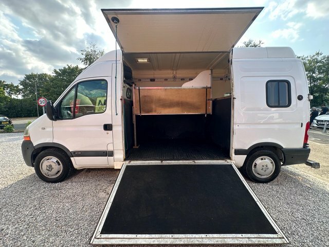 Renault Master Mpv White #9