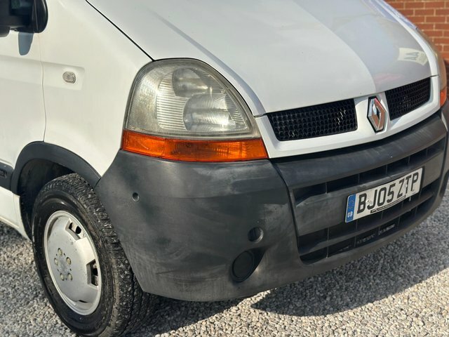 Renault Master Mpv White #25