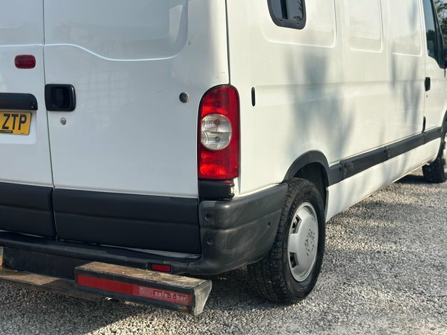 Renault Master Mpv White #17