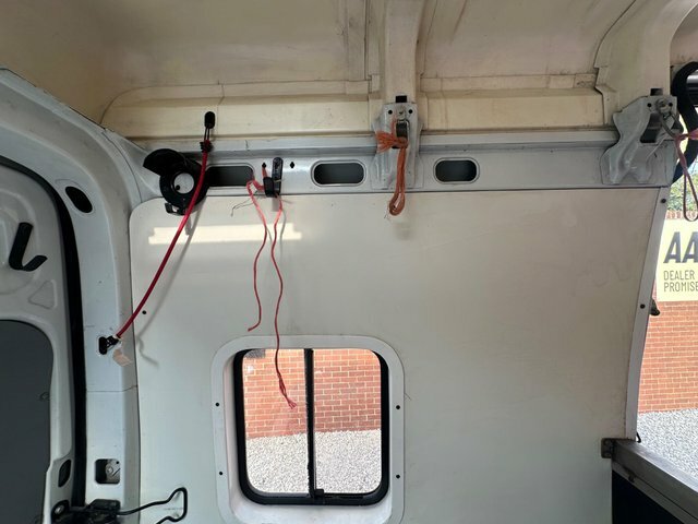 Renault Master Mpv White #33