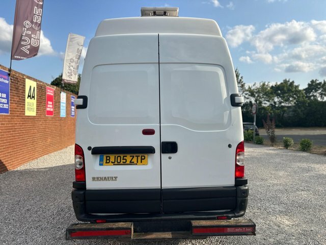 Renault Master Mpv White #14