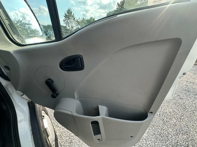 Renault Master Mpv White #21