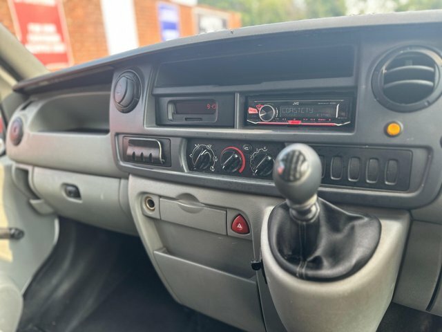 Renault Master Mpv White #22