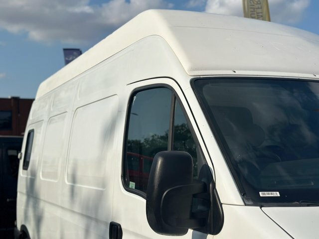 Renault Master Mpv White #26