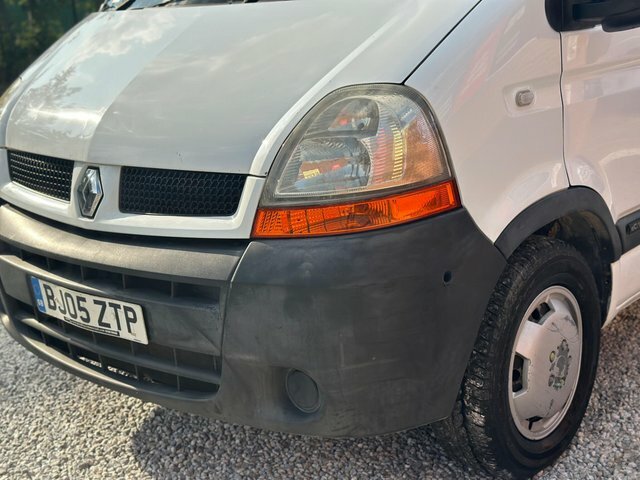 Renault Master Mpv White #29