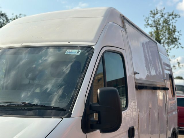 Renault Master Mpv White #28
