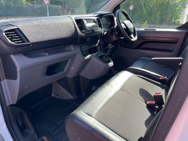 Vauxhall Vivaro 2900 1.5D 100Ps Edition H1 Van White #7