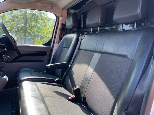 Vauxhall Vivaro 2900 1.5D 100Ps Edition H1 Van White #35