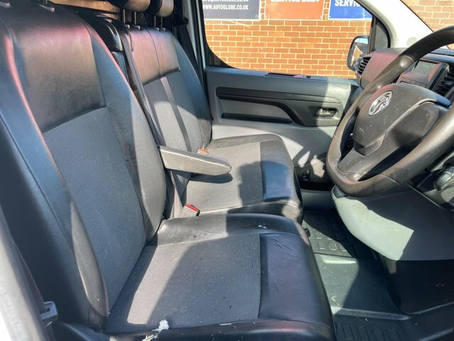 Vauxhall Vivaro 2900 1.5D 100Ps Edition H1 Van White #19