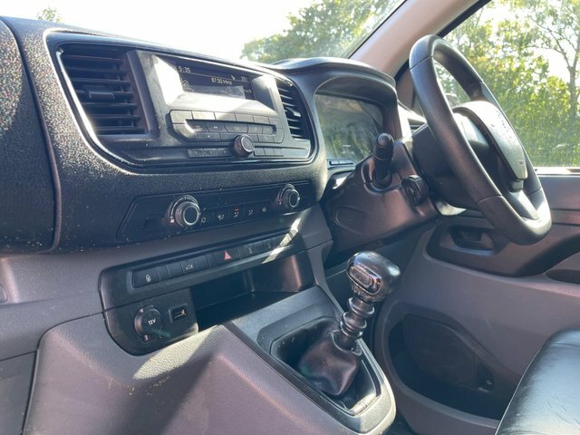 Vauxhall Vivaro 2900 1.5D 100Ps Edition H1 Van White #34