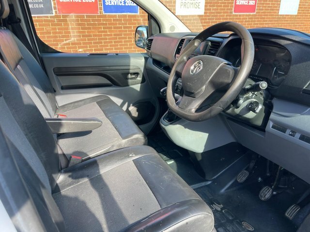 Vauxhall Vivaro Turbo D 3100 Edition White #5