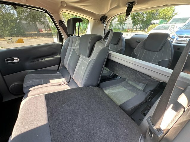 Renault Grand Scenic Se I-vtec White #36
