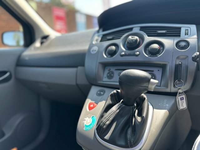Renault Grand Scenic Se I-vtec White #43