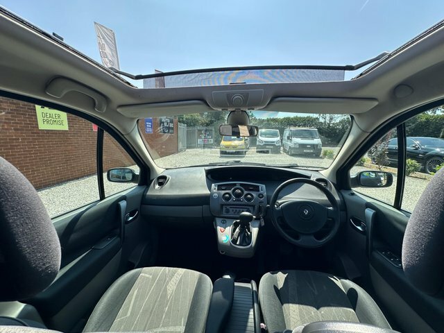 Renault Grand Scenic Se I-vtec White #11
