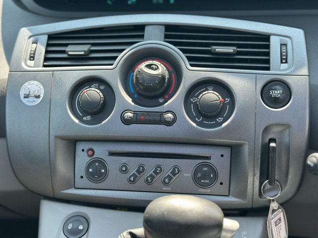 Renault Grand Scenic Se I-vtec White #37