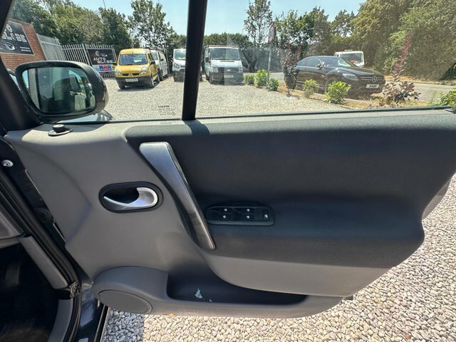 Renault Grand Scenic Se I-vtec White #24
