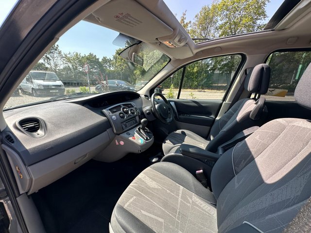 Renault Grand Scenic Se I-vtec White #31
