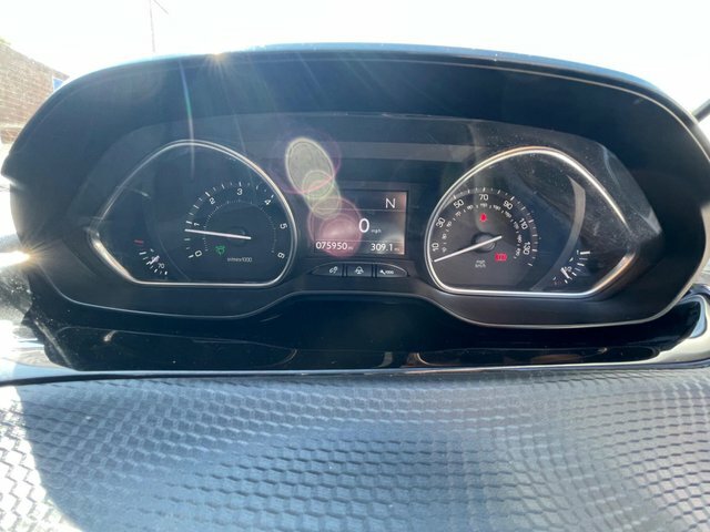 Peugeot e-2008 E-vti Puretech Allure Suv Egc Euro 5 Ss 82 Grey #8
