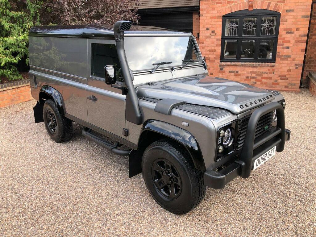 Land Rover Defender 110 Defender 110 Double Cab Pick Up Green #67