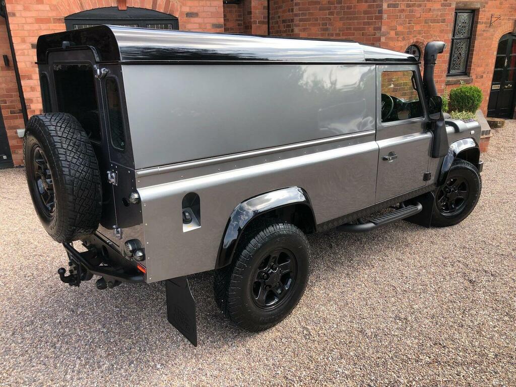 Land Rover Defender 110 Defender 110 Double Cab Pick Up Green #76