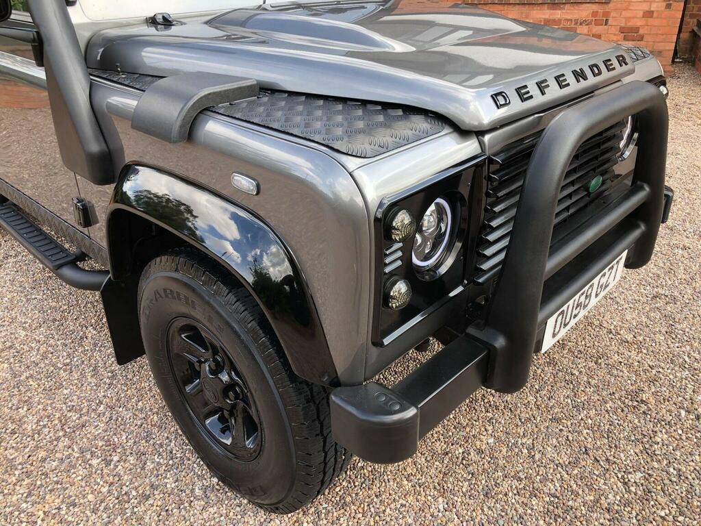 Land Rover Defender 110 Defender 110 Double Cab Pick Up Green #28