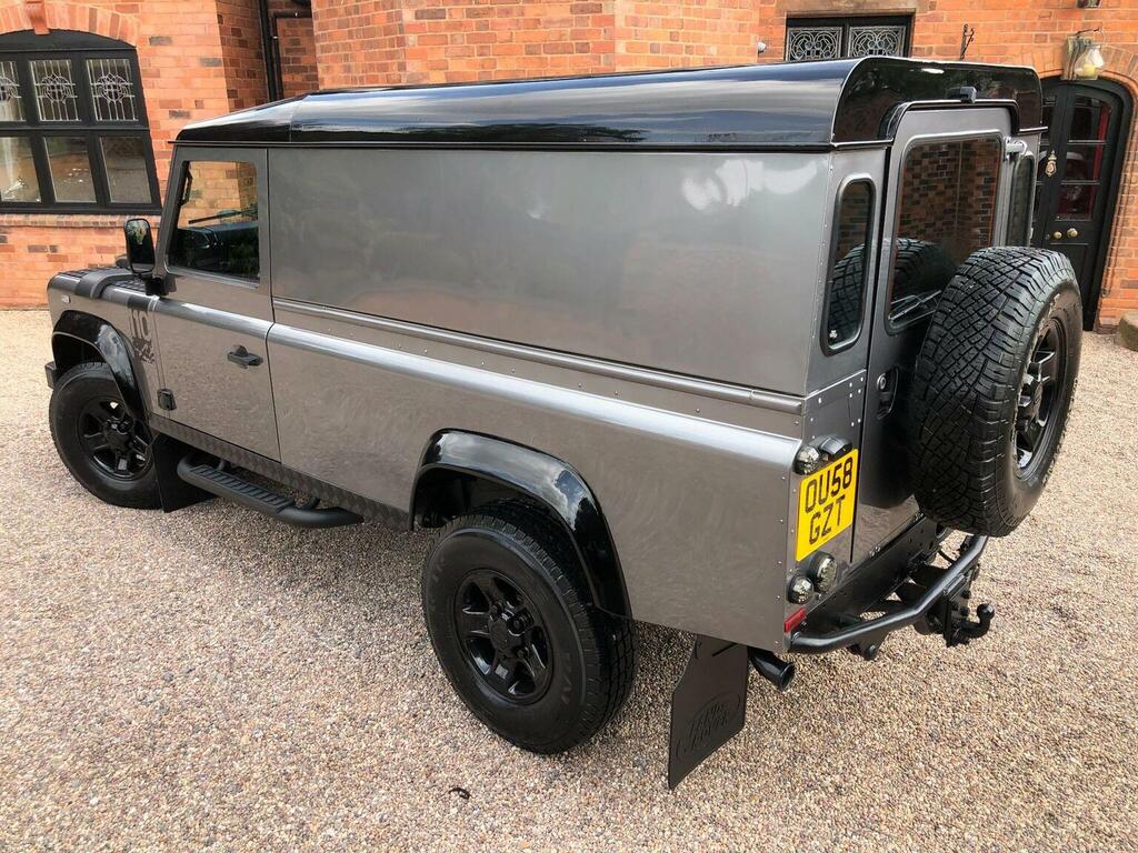 Land Rover Defender 110 Defender 110 Double Cab Pick Up Green #79