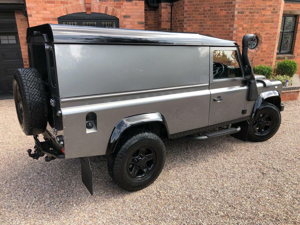 Land Rover Defender 110 Defender 110 Double Cab Pick Up Green #74