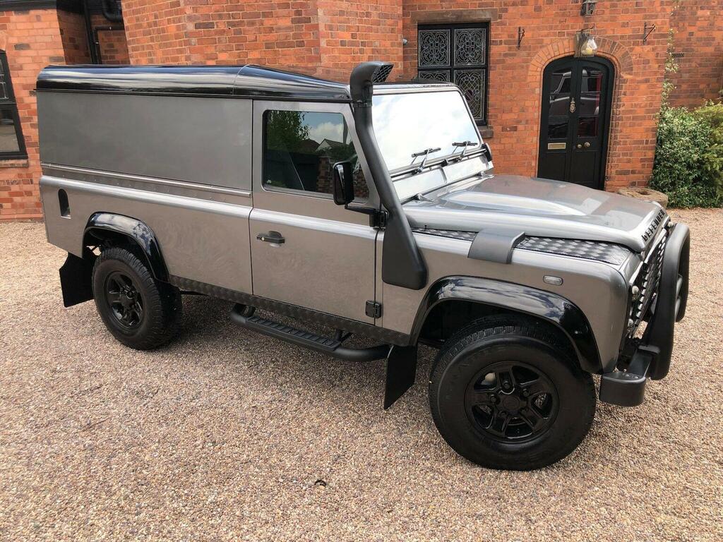 Land Rover Defender 110 Defender 110 Double Cab Pick Up Green #75