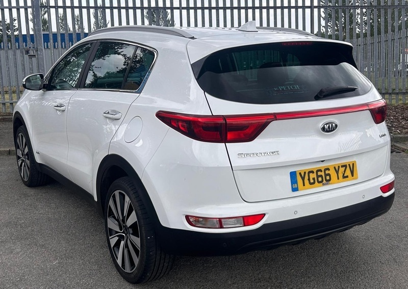 Kia Sportage 2.0 Crdi Kx-3 Suv White #5