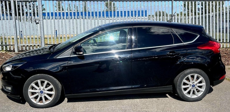 Ford Focus 1.5 Tdci Titanium Hatchback Black #3