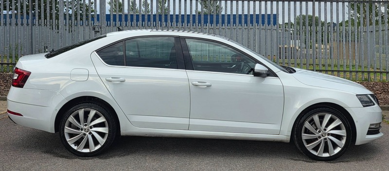 Skoda Octavia 2.0 Tdi Laurin White #3