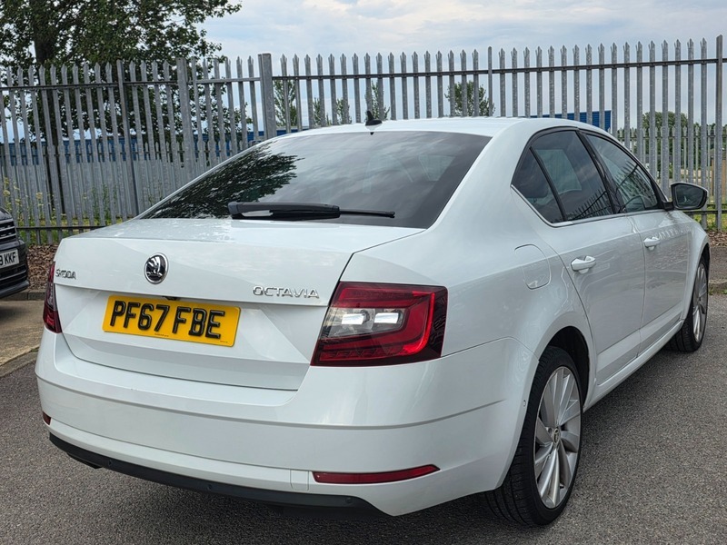Skoda Octavia 2.0 Tdi Laurin White #4