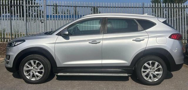 Hyundai Tucson 1.6 Gdi Se Nav Suv Euro 6 Ss EO68RKU Silver #3