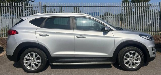 Hyundai Tucson 1.6 Gdi Se Nav Suv Euro 6 Ss EO68RKU Silver #4