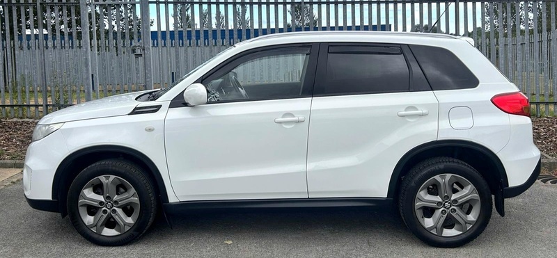 Suzuki Grand Vitara 1.6 Ddis Sz-t Suv White #3