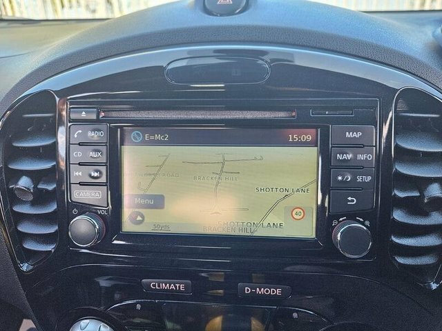 Nissan Juke 1.6 Visia - Hatchback White #24