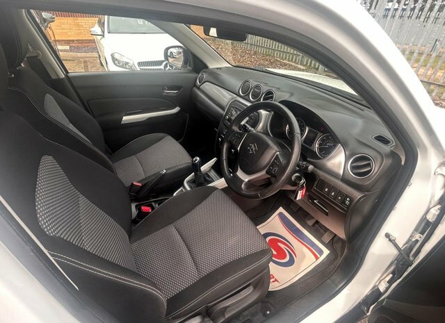 Suzuki Vitara 1.6 Sz5 Euro 6 Ss Silver #8