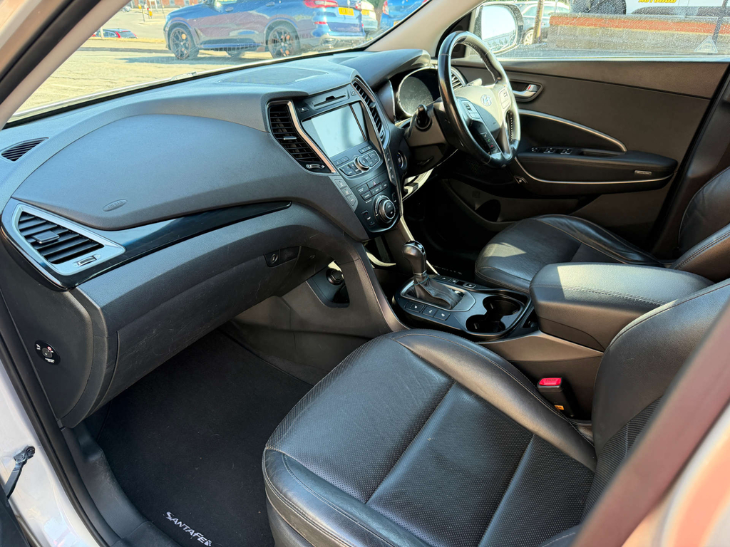 Hyundai Santa Fe Premium Se Crdi 4Wd  #6