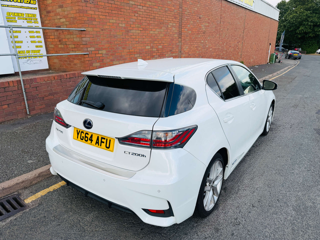 Lexus CT F-sport With Premium Navigation White #8