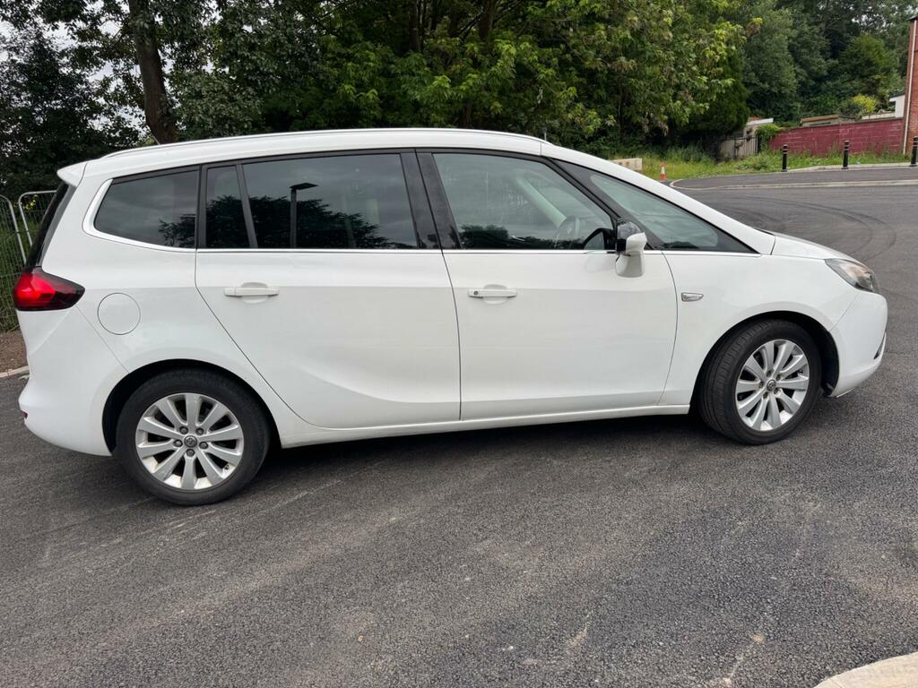 Vauxhall Zafira Tourer Se White #4
