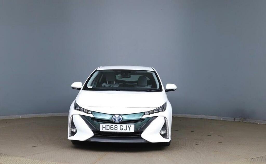 Toyota Prius+ Business Edition Plus White #4